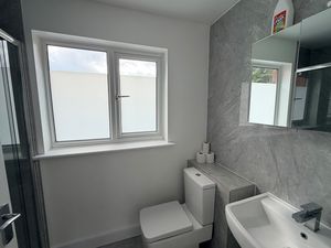 En-suite- click for photo gallery